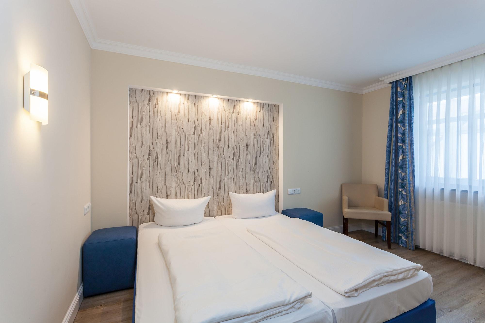 Hotel IV Jahreszeiten Kuhlungsborn Bagian luar foto