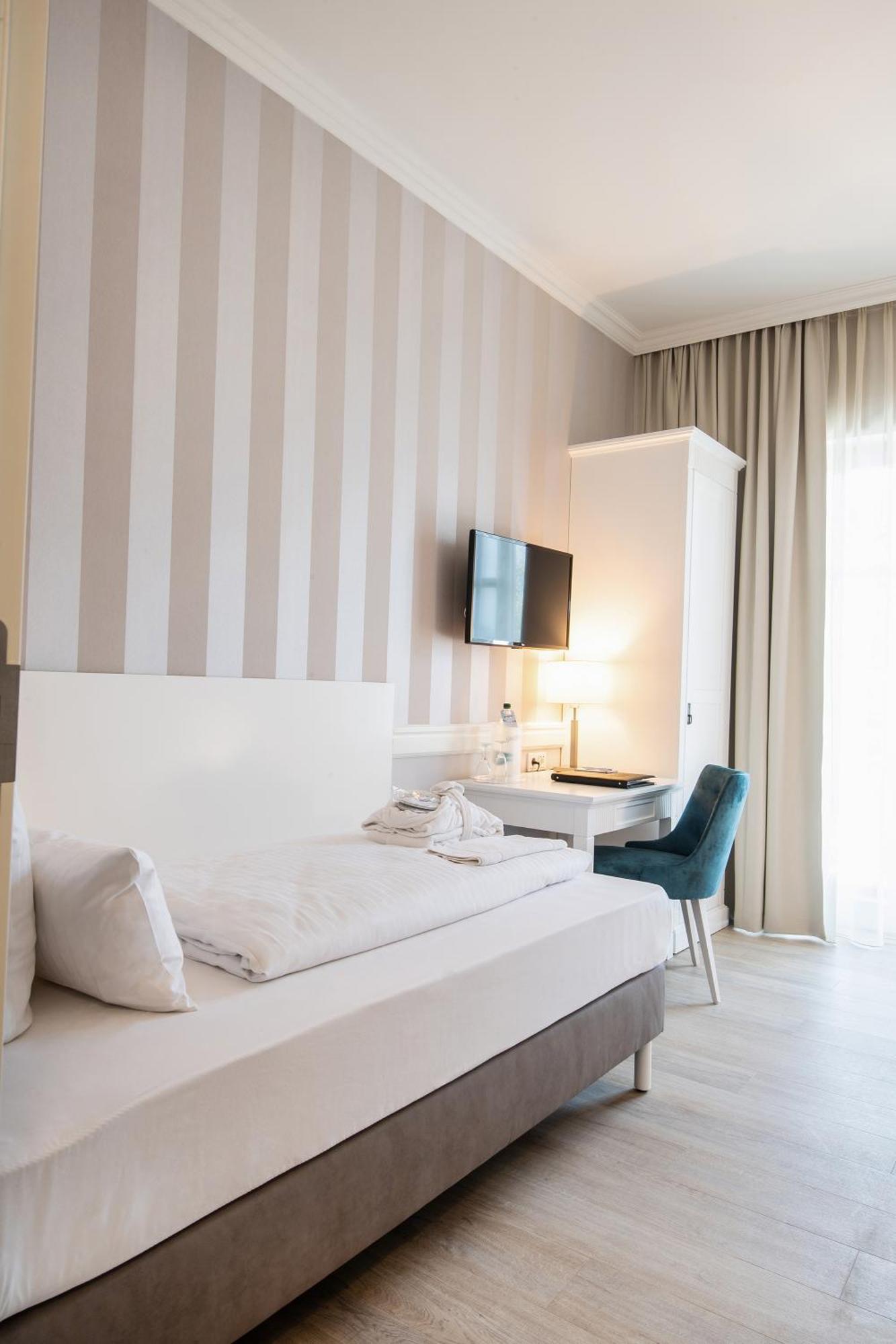 Hotel IV Jahreszeiten Kuhlungsborn Bagian luar foto